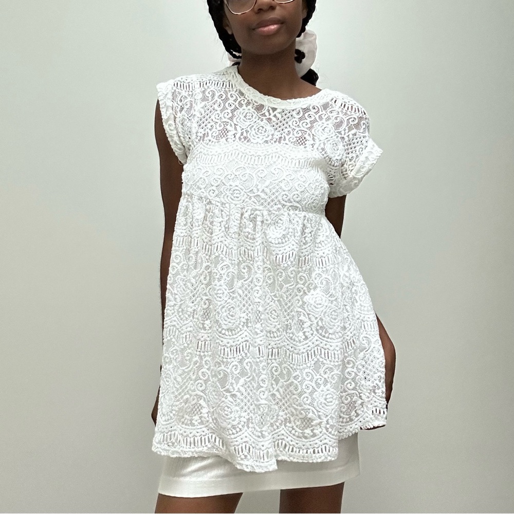 Elegant White Lace Women’s Top
